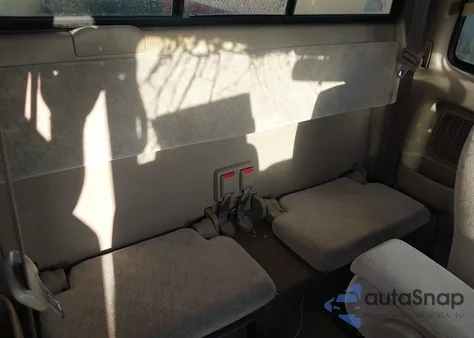 2002 Toyota Tacoma из США, поврежденный, VIN 5TEVL52N82Z079701